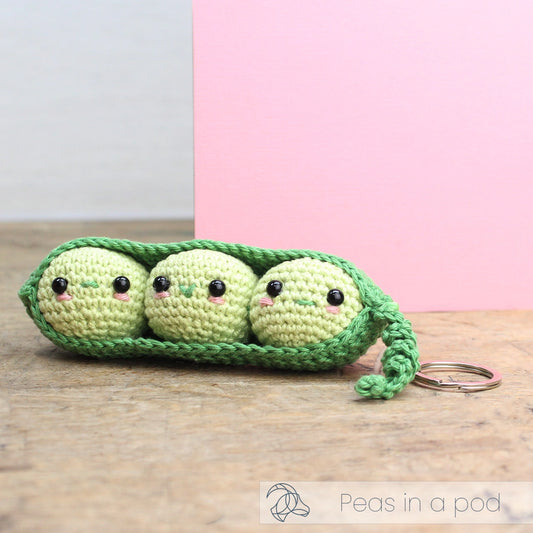 peas in a pod decoration crochet kit